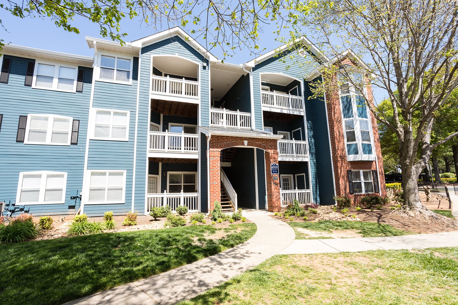 Greys Harbor Lake Norman Apartments in Huntersville, NC